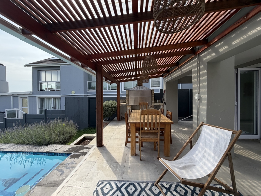 2 Bedroom Property for Sale in Wavecrest Eastern Cape